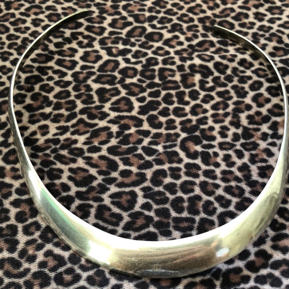 9.25 Beautiful Silver Choker Collar